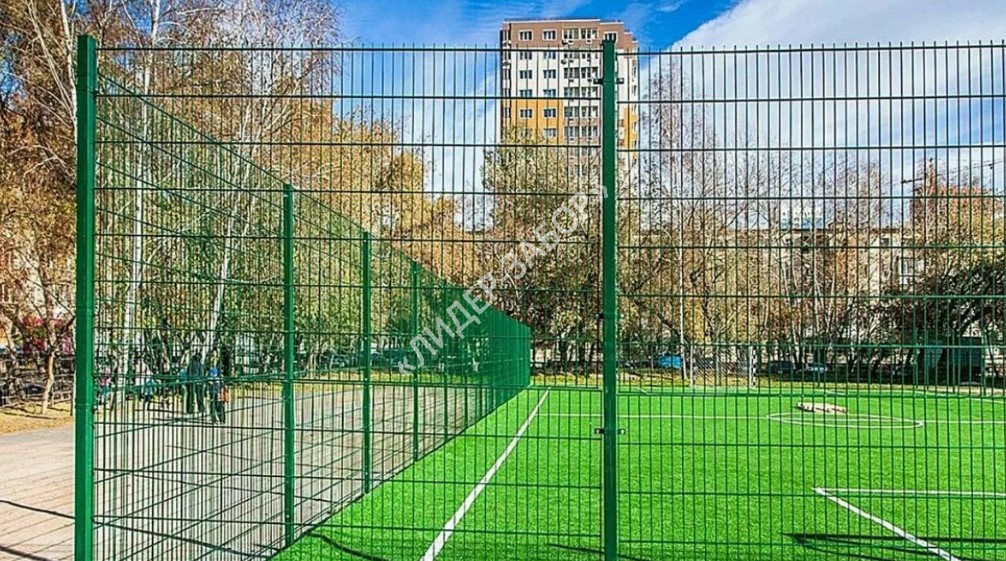 Цена Ограждение спортивной площадки в черте города в Москве Купить Ограждение спортивной площадки в черте города